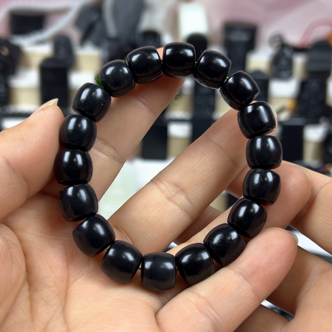 和田玉（墨玉）未镶嵌颈饰卡12直切手串微瑕带包容