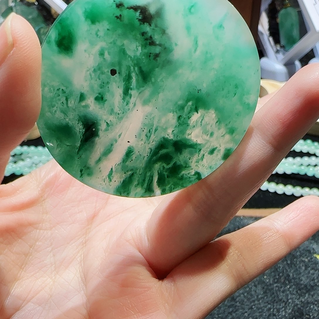 石英质玉颈饰未镶嵌