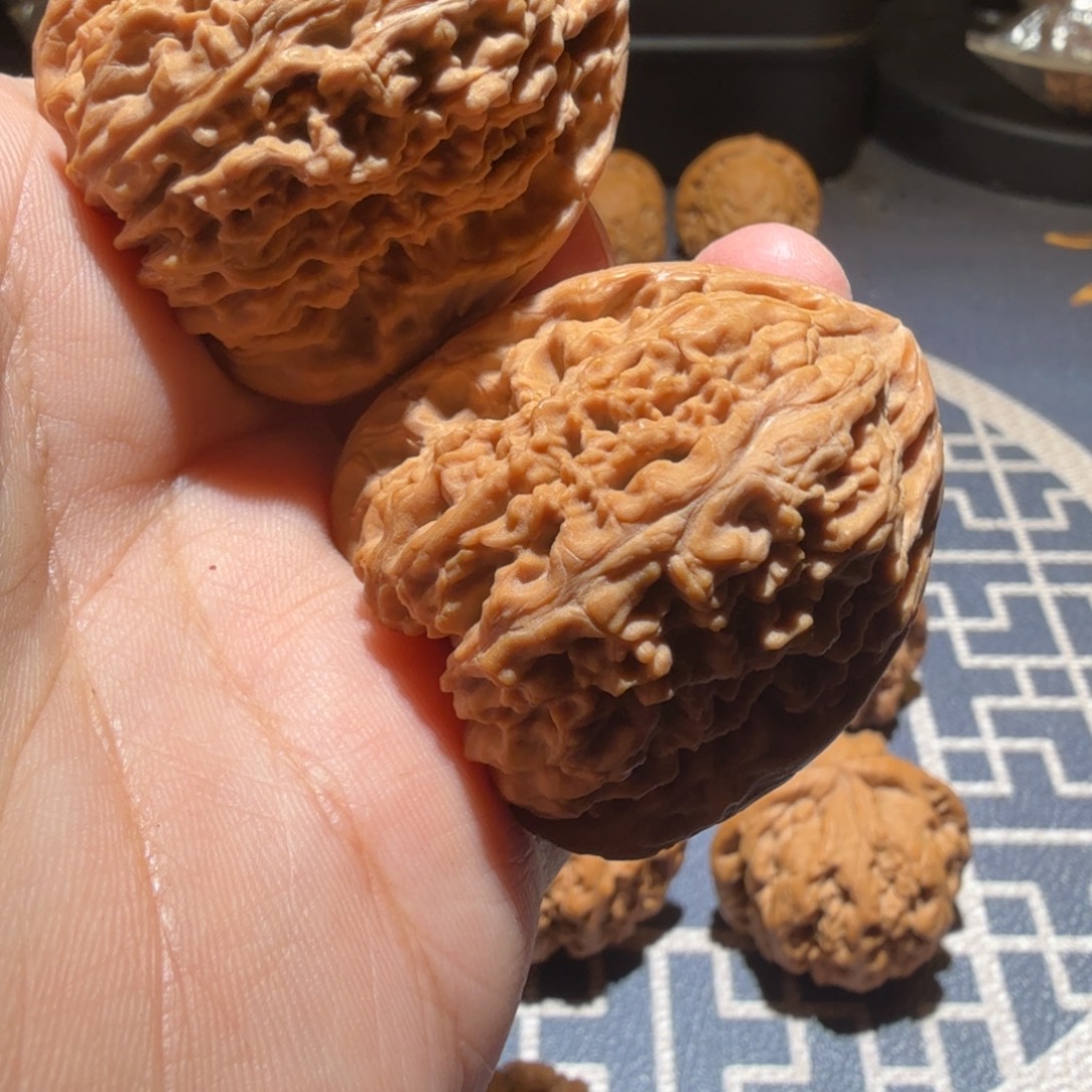 圈***儿文玩核桃把件三角南疆