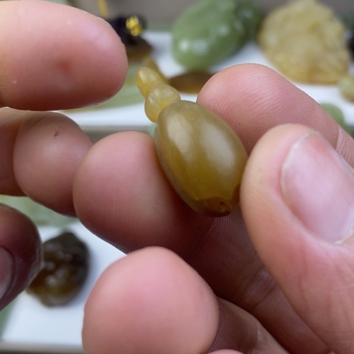 和田玉（糖玉）未镶嵌颈饰