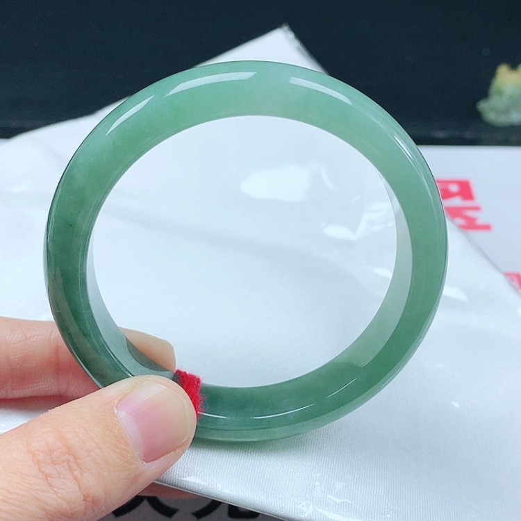 【闪购商品】翡翠手镯未镶嵌杨***头天然翡翠手镯