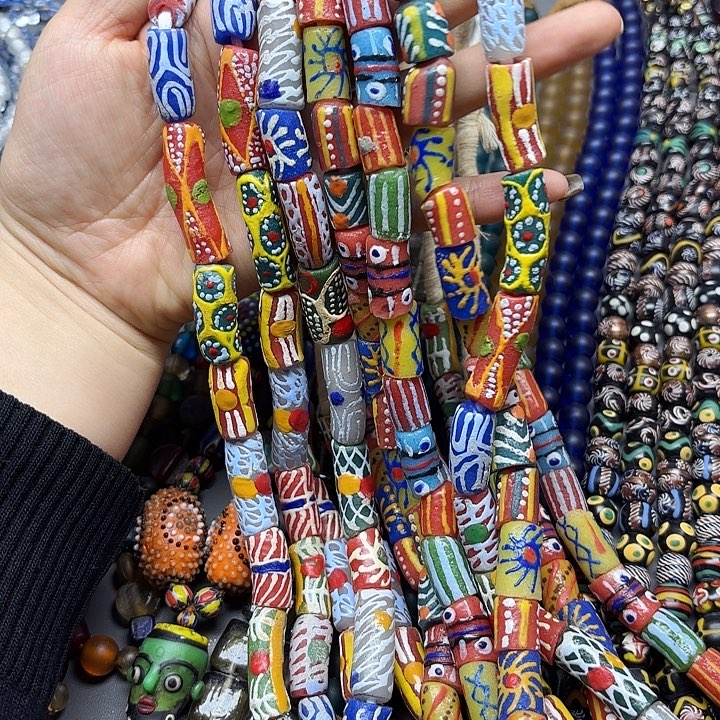 琉璃颈饰非洲管一条，福利喊我选