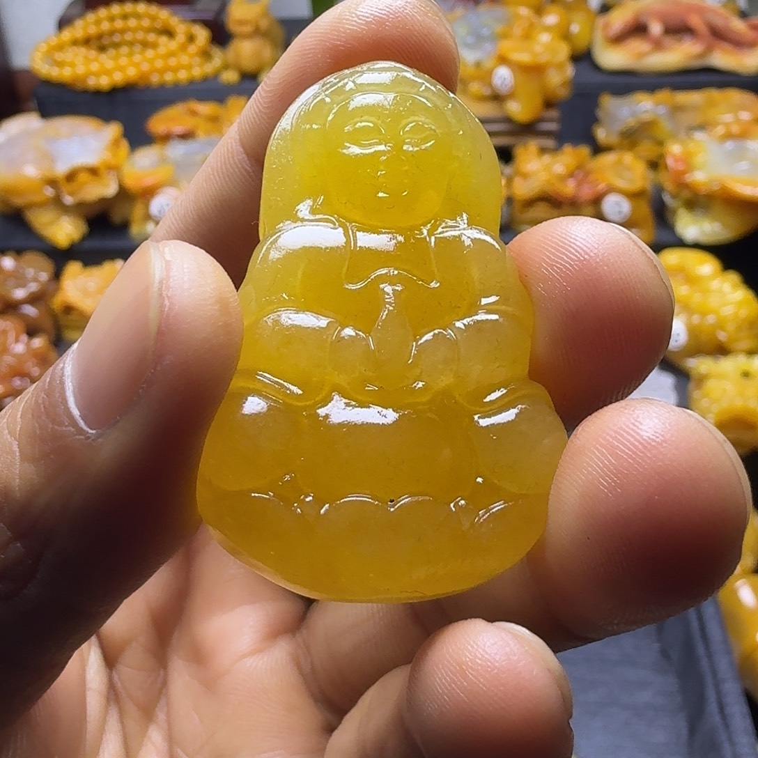 石英质玉（黄龙玉）未镶嵌颈饰