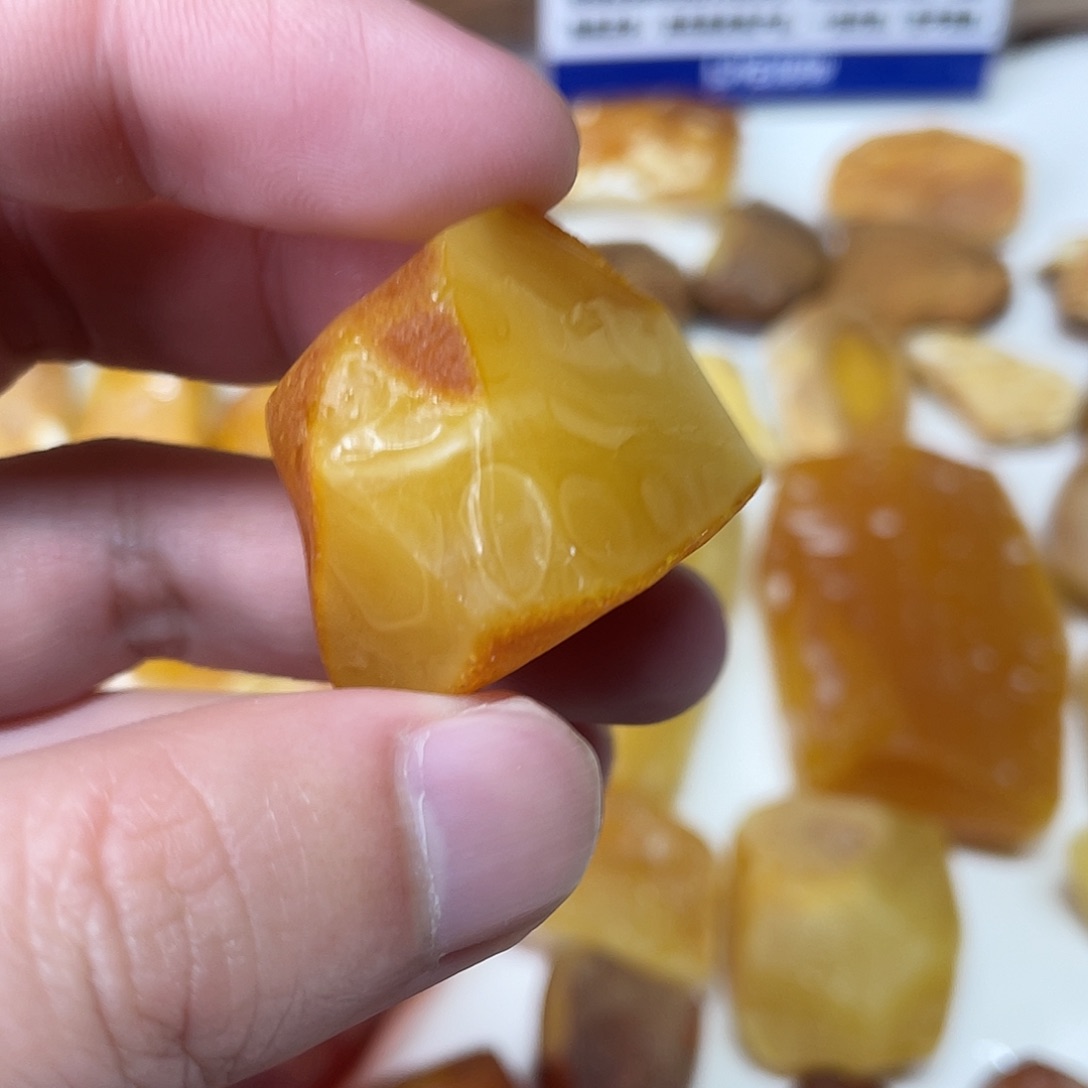 定制琥珀未镶嵌原矿琥珀