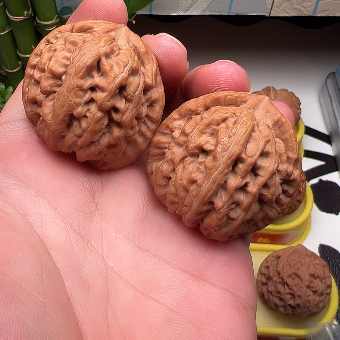 文玩核桃吊坠红锦鲤41