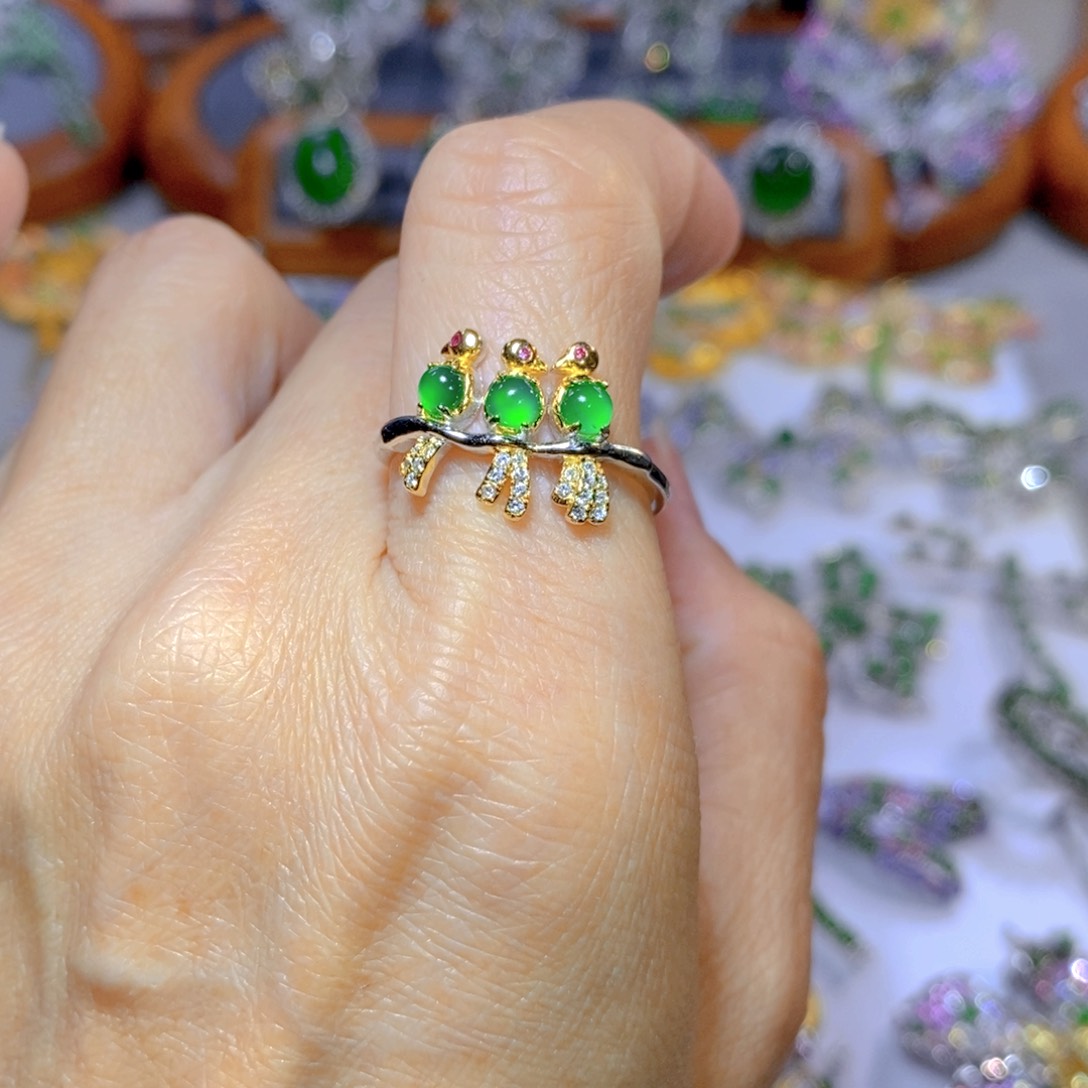 翡翠颈饰银S925镶嵌天然翡翠