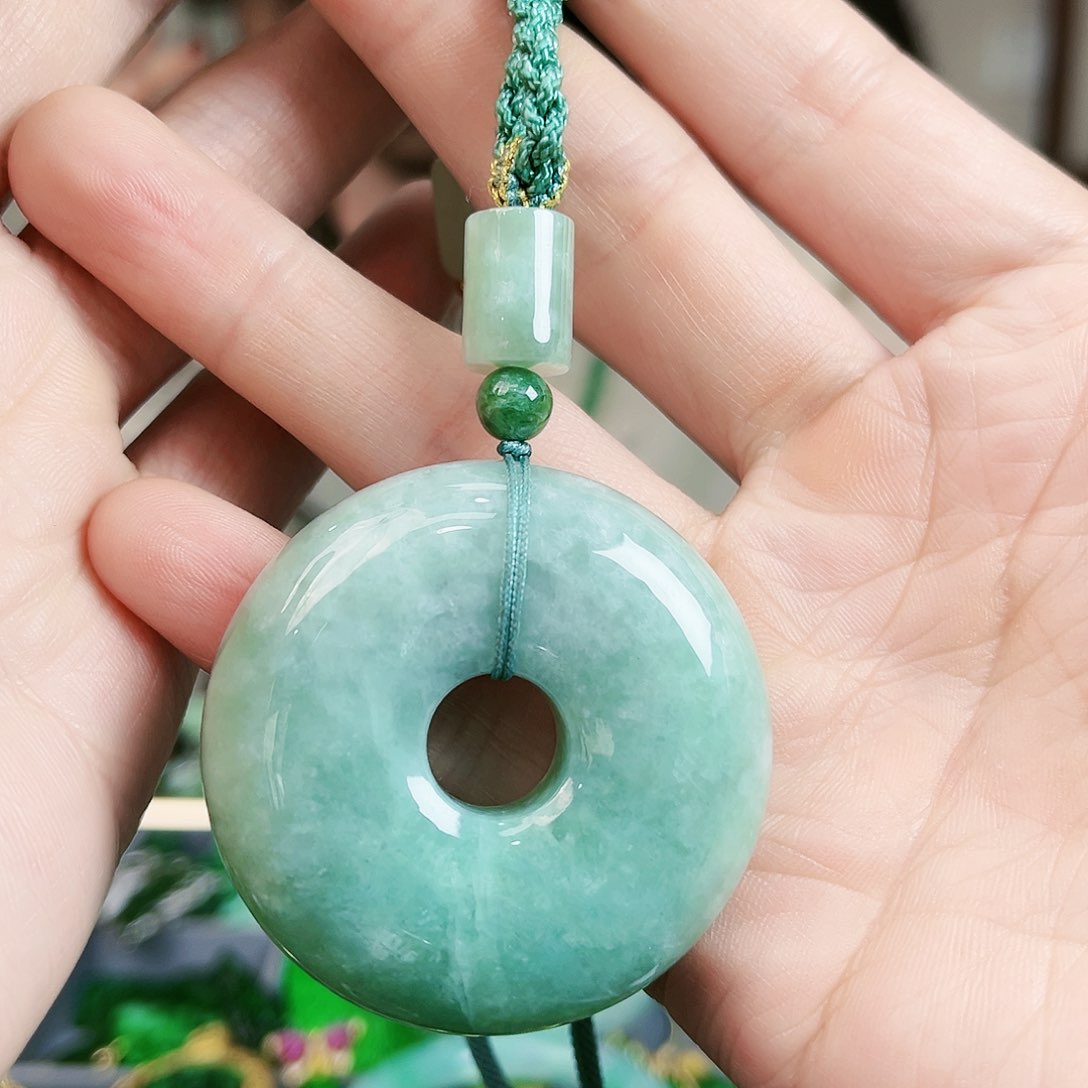 翡翠颈饰未镶嵌吊坠