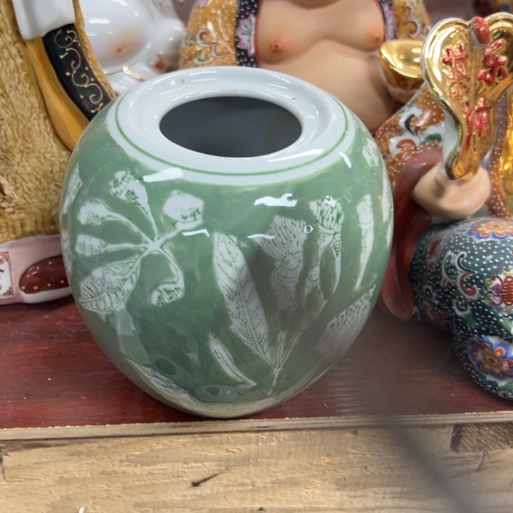 瓷片微瑕。。。。。。。。。。。。。