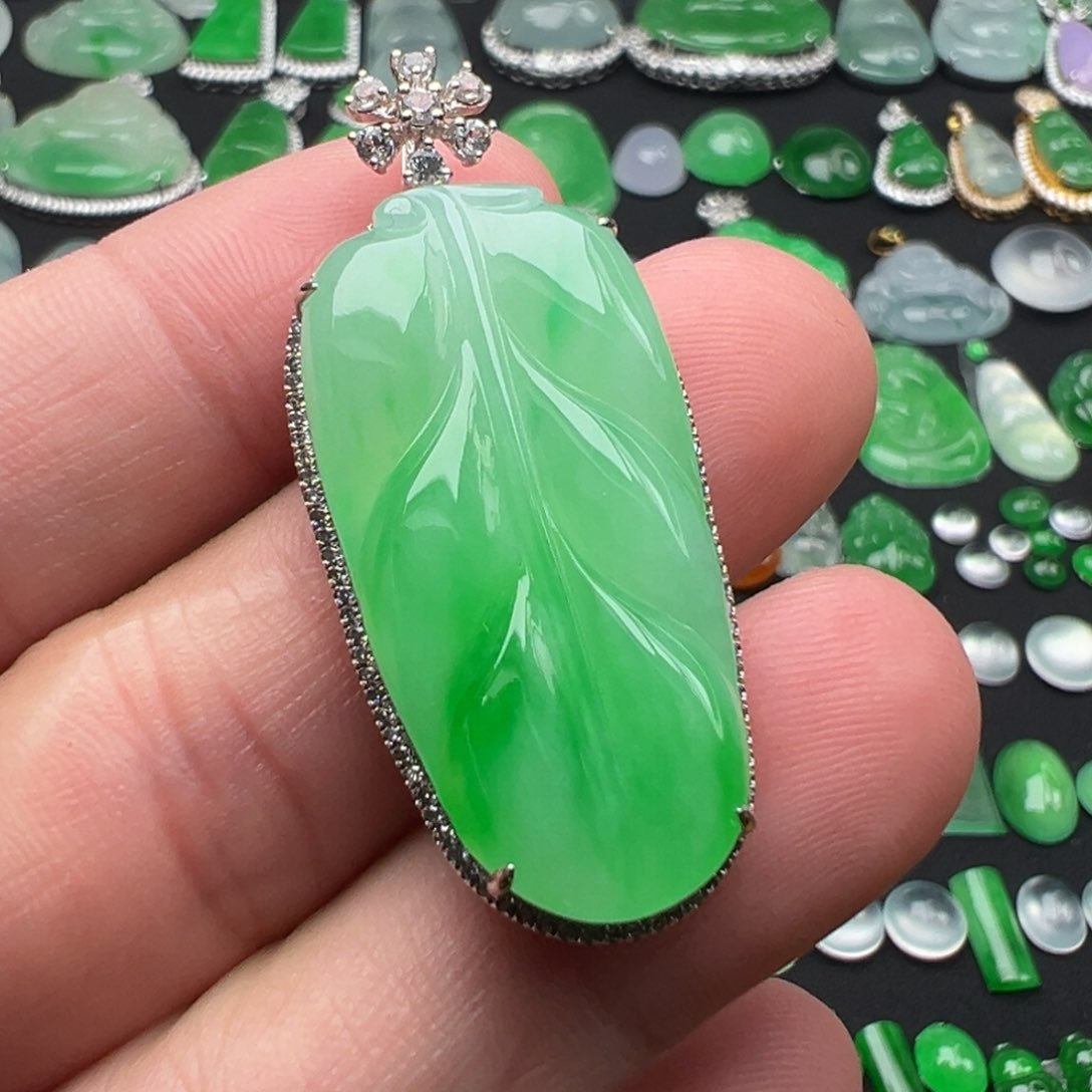 翡翠颈饰18K金镶嵌叶子33.5