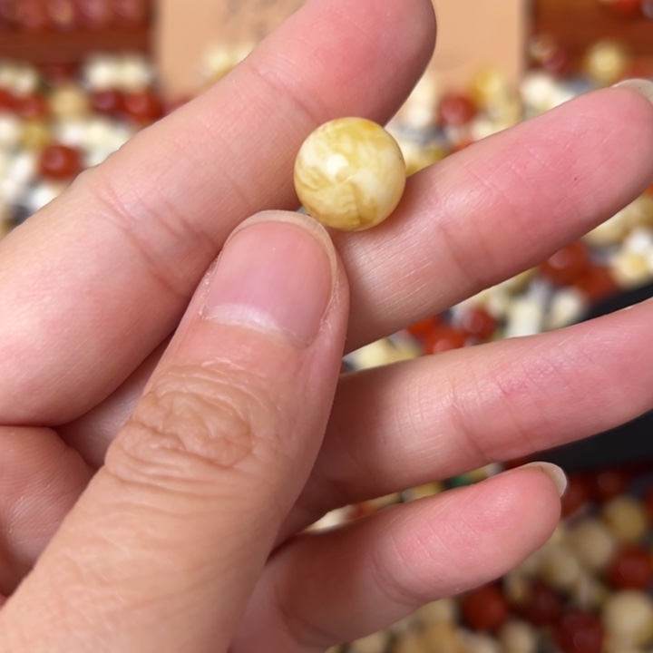 蜜蜡未镶嵌裸石11.3mm一个