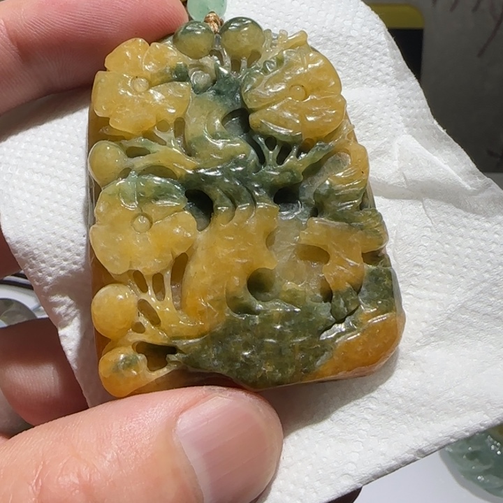 翡翠颈饰未镶嵌喜上眉梢