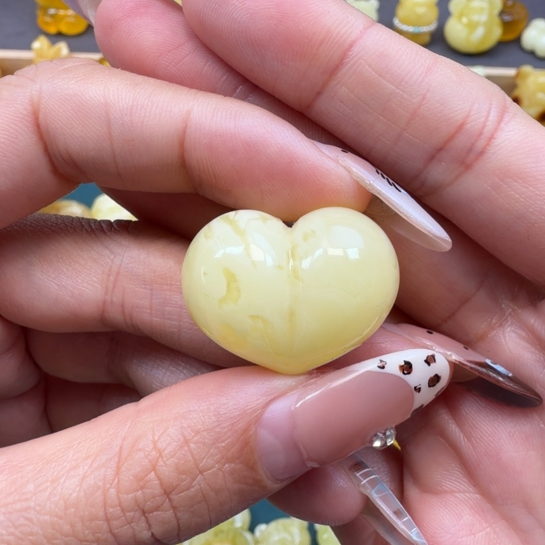 琥珀未镶嵌裸石蜜蜡