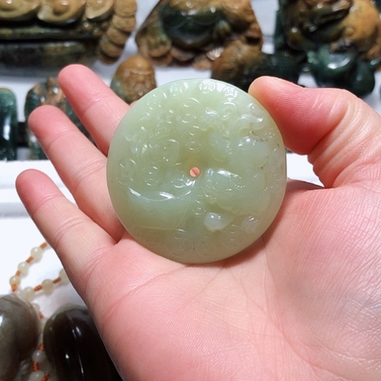 岫岩河磨玉（透闪石质玉）挂件未镶嵌孙*天