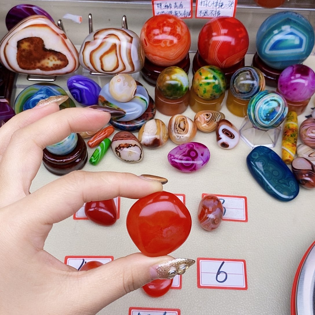 吉***姐玛瑙/玉髓未镶嵌珠宝奇石