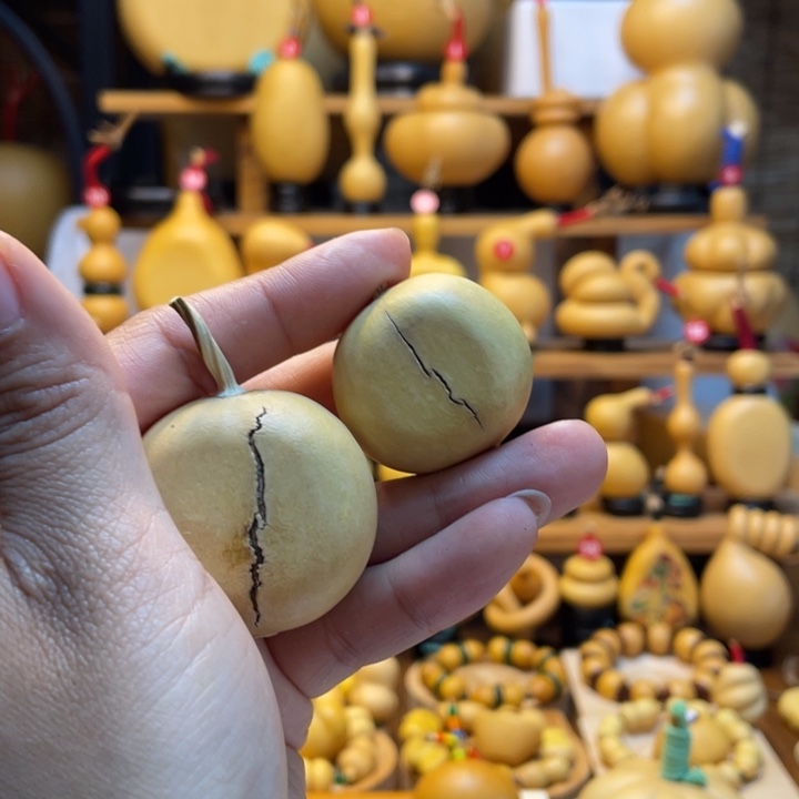 檀****天然葫芦自然生长