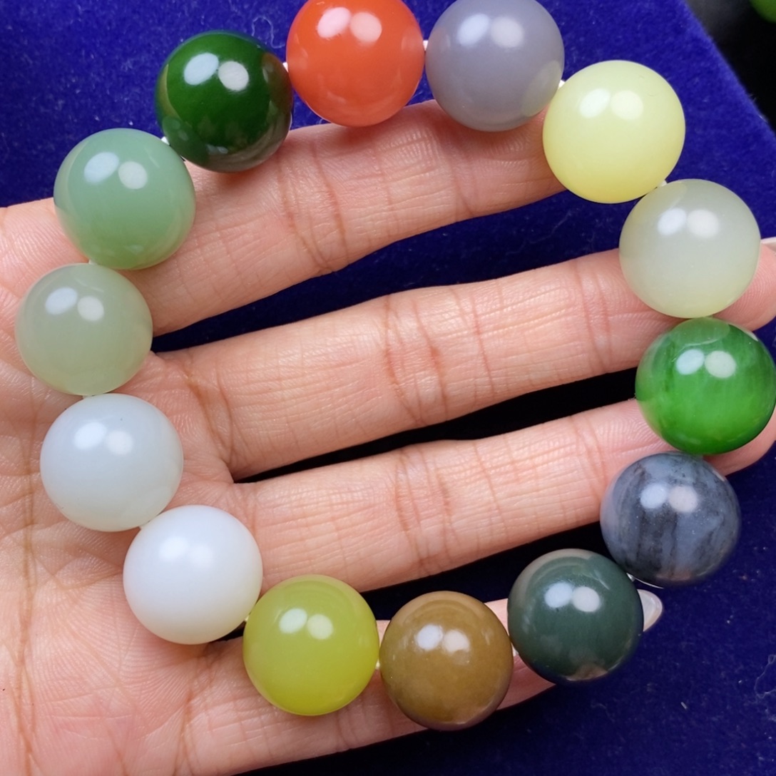 和田玉未镶嵌手串