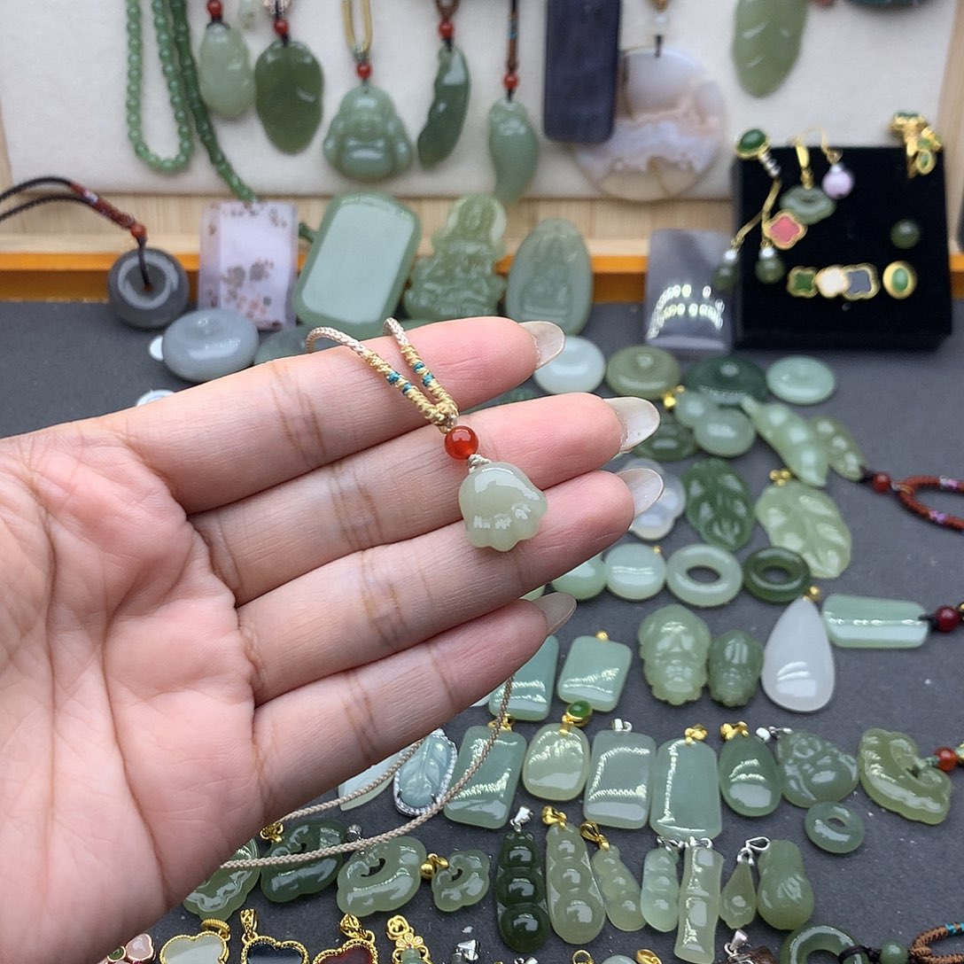 和田玉吊坠(不含链)未镶嵌