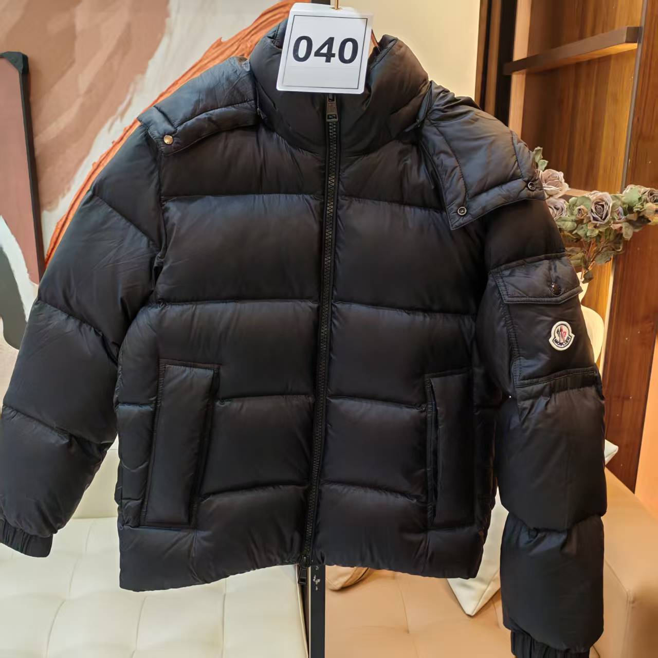 99新 MONCLER 反口袋羽绒服040