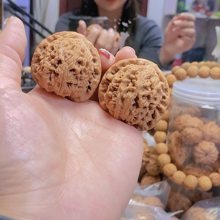 【闪购商品】文玩核桃把件44水龙红皮
