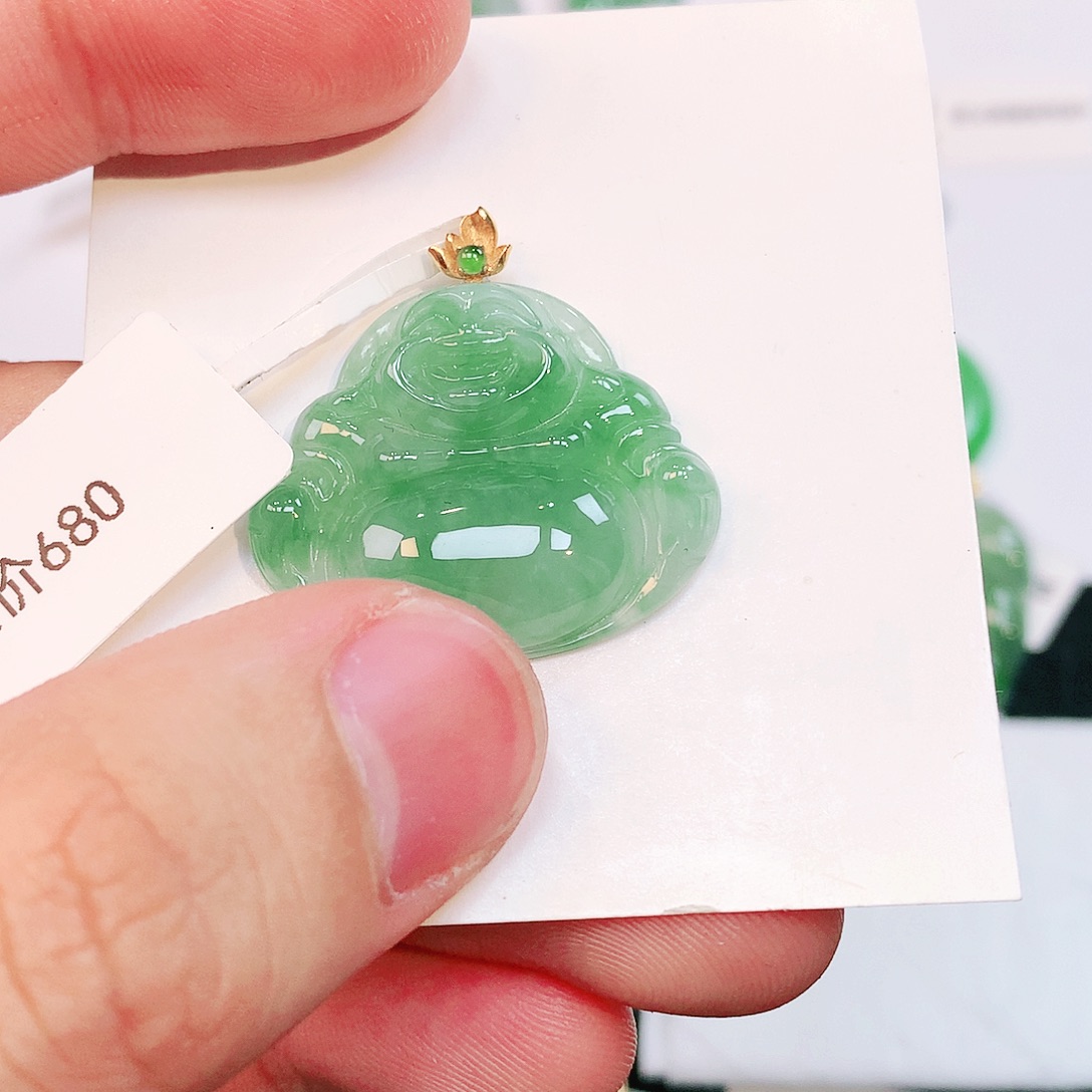 翡翠18K金镶嵌颈饰