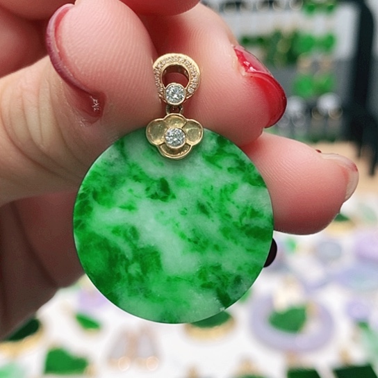 翡翠颈饰18K金镶嵌挂件