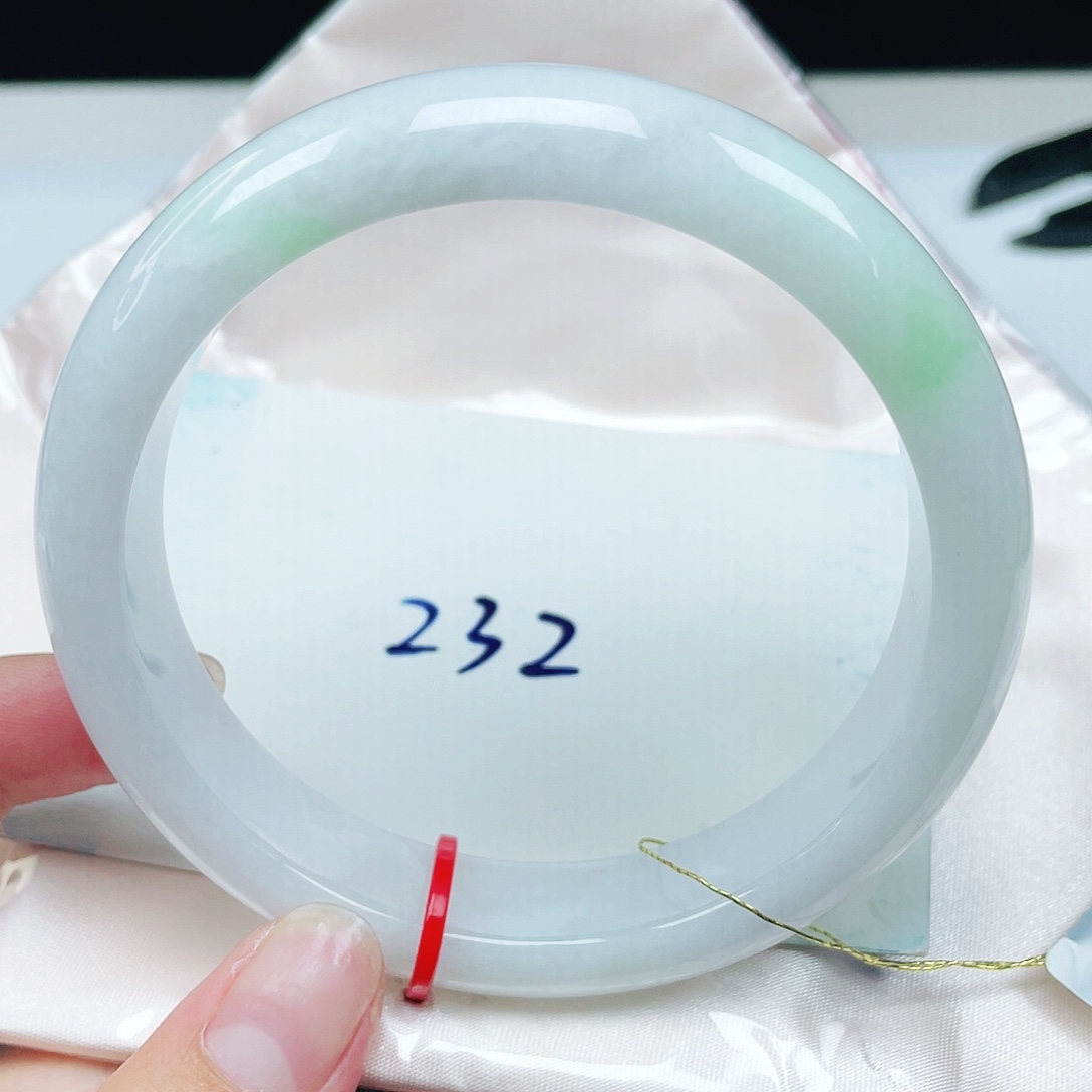 翡翠未镶嵌手镯正圈62.6