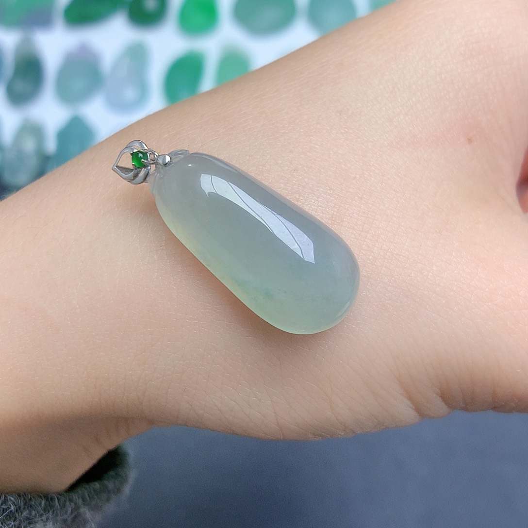 翡翠颈饰18K金镶嵌福瓜