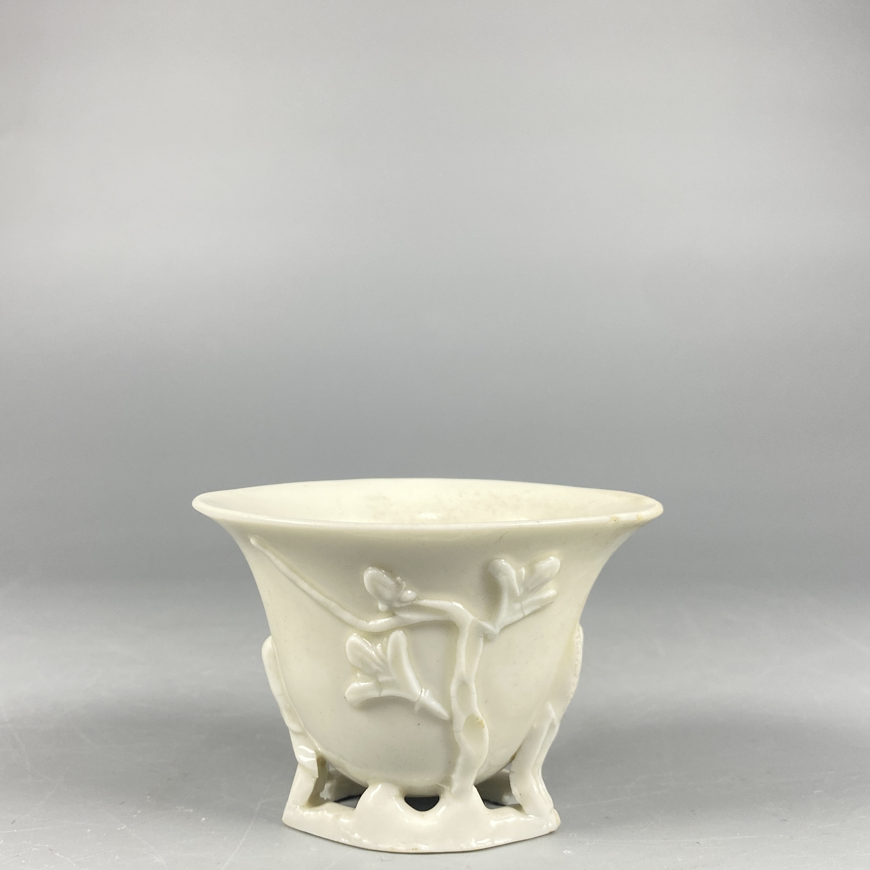 022041543 清晚期 德化窑梅花杯/DB/云南省文物总店