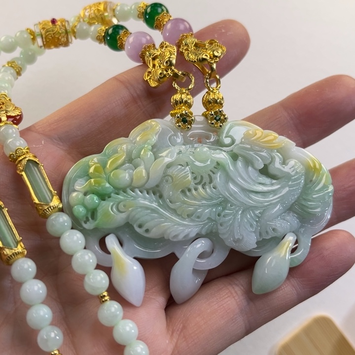 翡翠吊坠(赠链)未镶嵌代编织