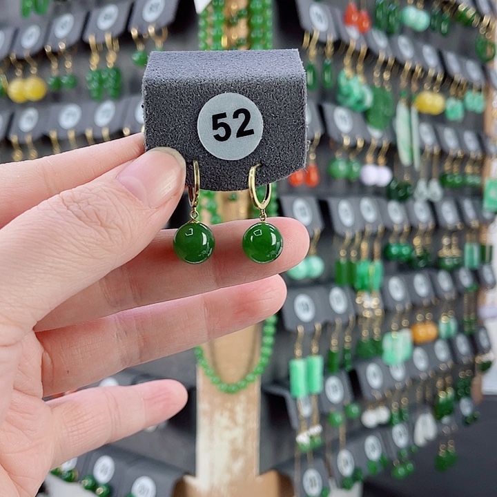 18K金镶嵌和田玉耳饰