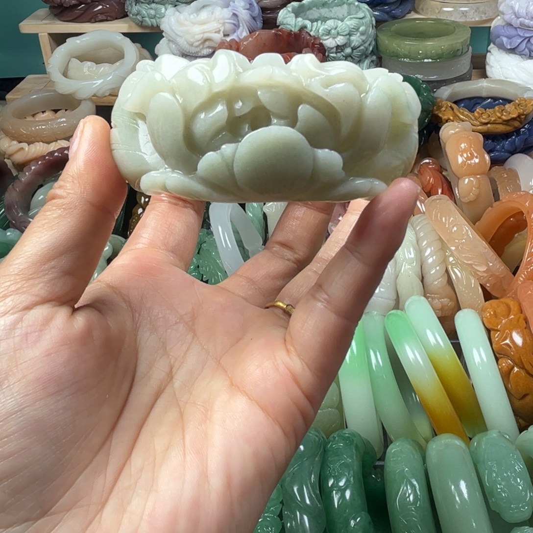 石英质玉未镶嵌纯手工雕花手镯