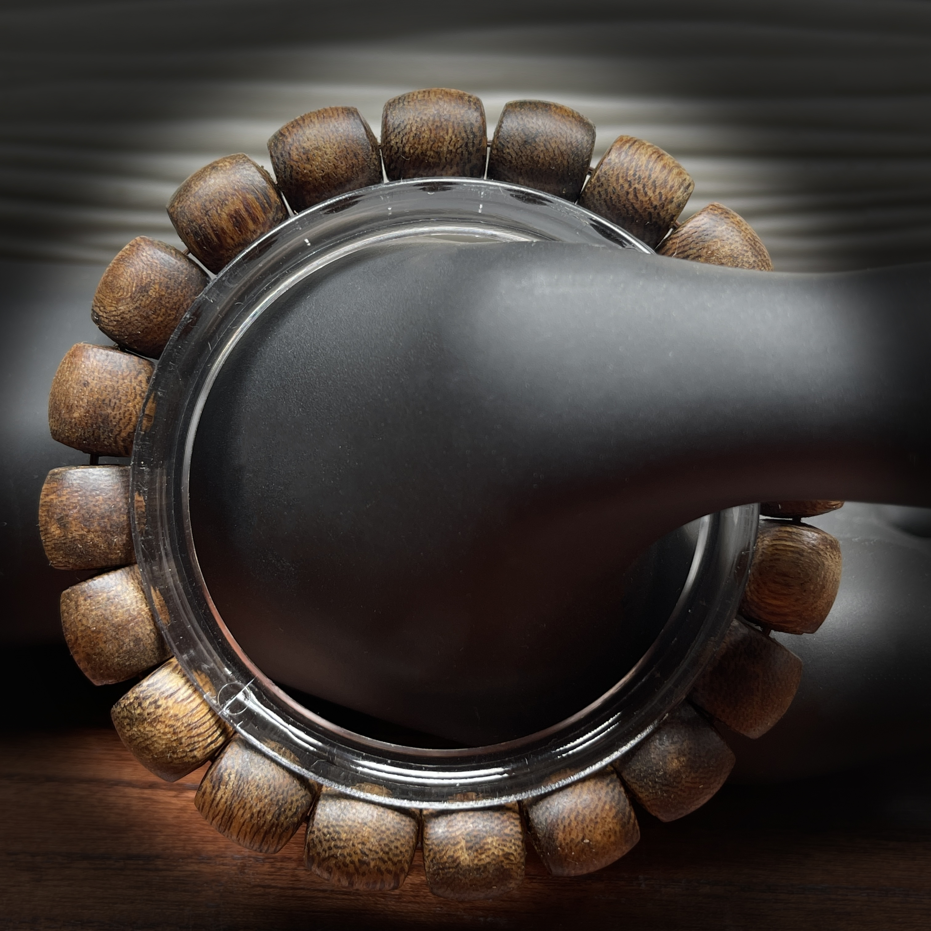 沉香（假一罚万）莺歌绿奇楠10mm鼓珠单圈文玩手串