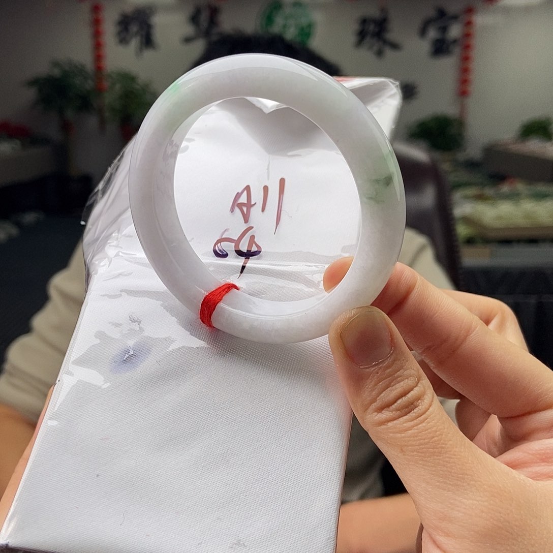 翡翠手镯未镶嵌拍一发一