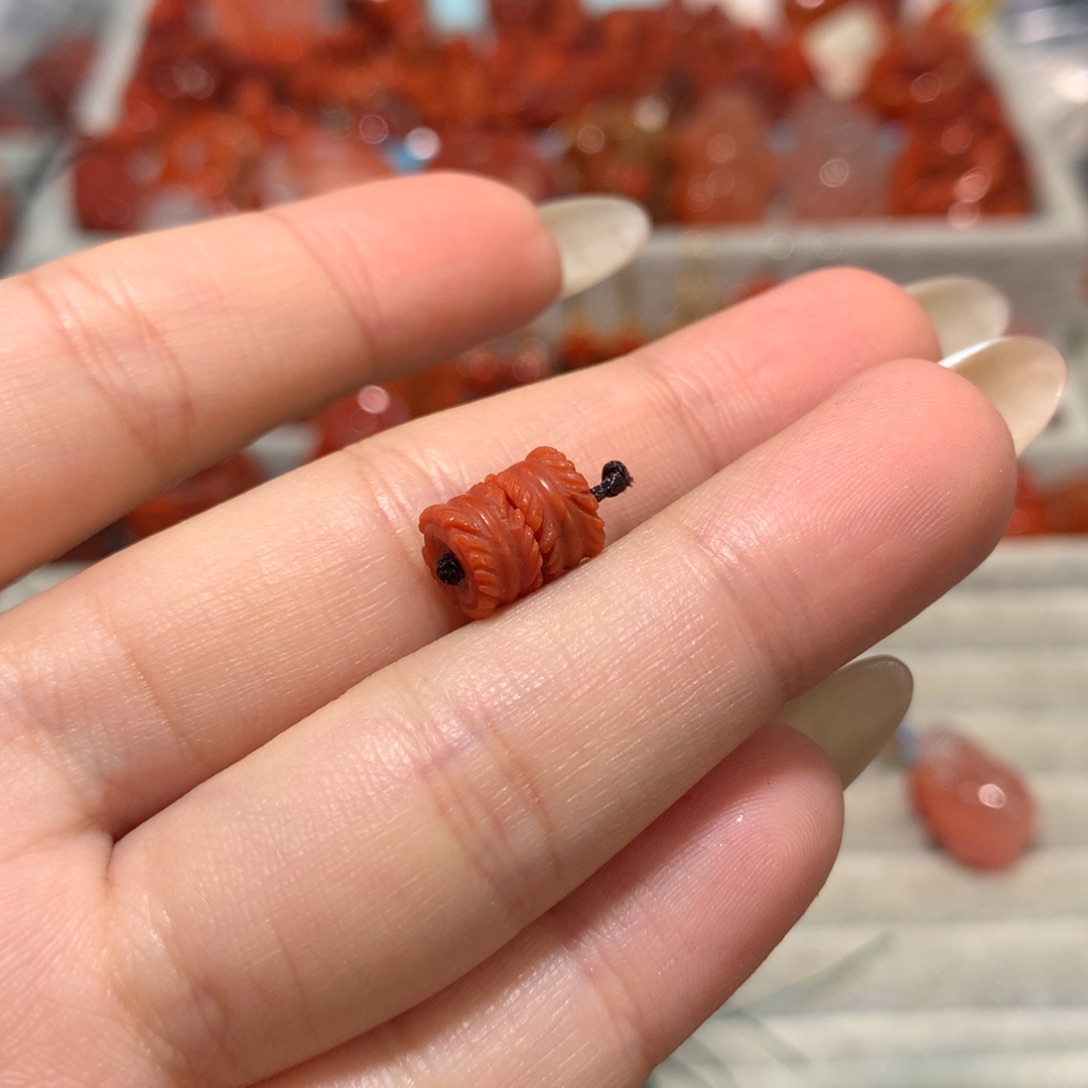 【闪购商品】未镶嵌羽毛扣7+南红玛瑙