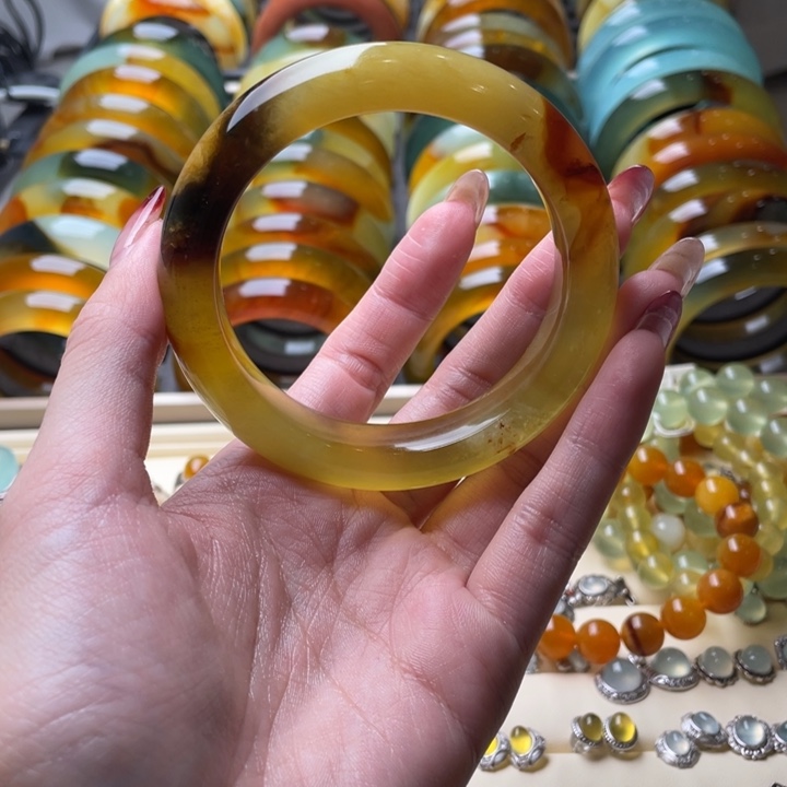 蛇纹石玉手镯未镶嵌60.7