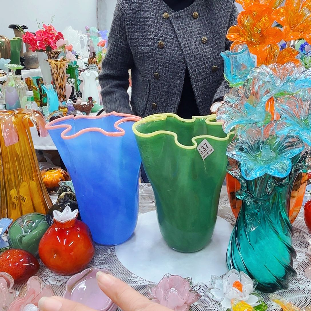 安妮琉璃花瓶摆件