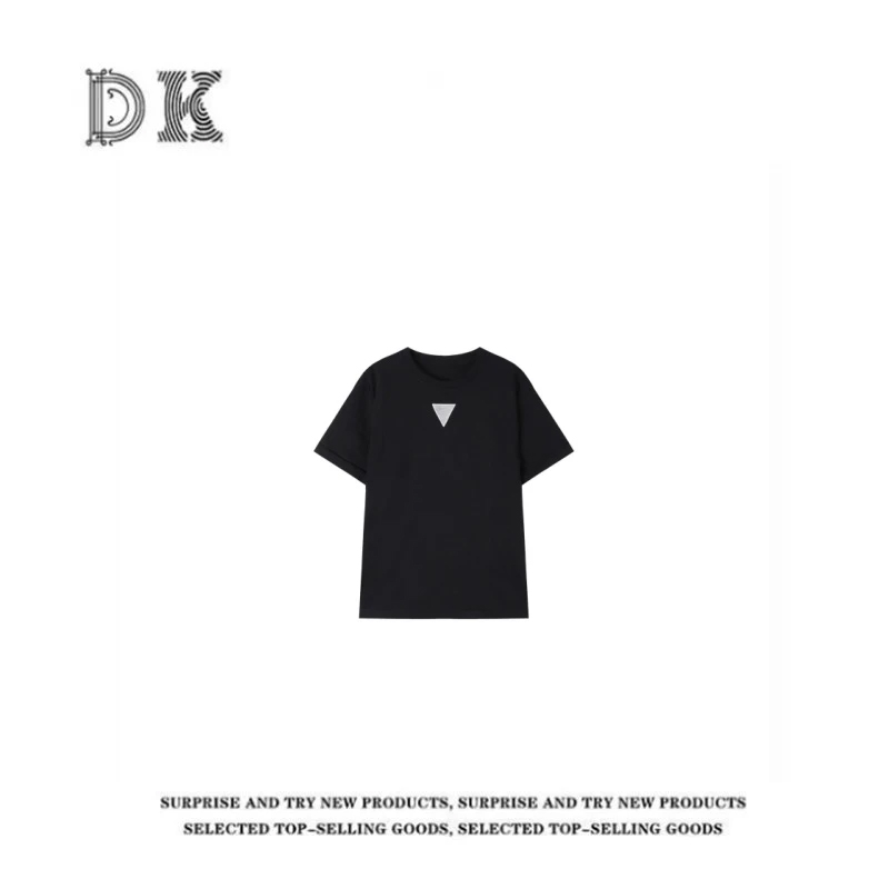 DK 2025款 女装简约气质三角小标短袖T恤 7010