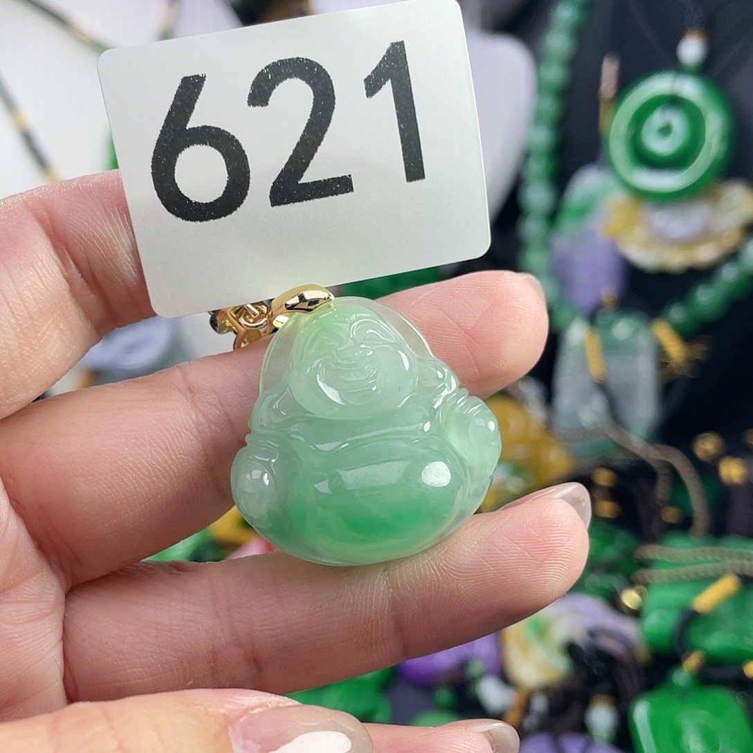 翡翠未镶嵌吊坠(赠链)