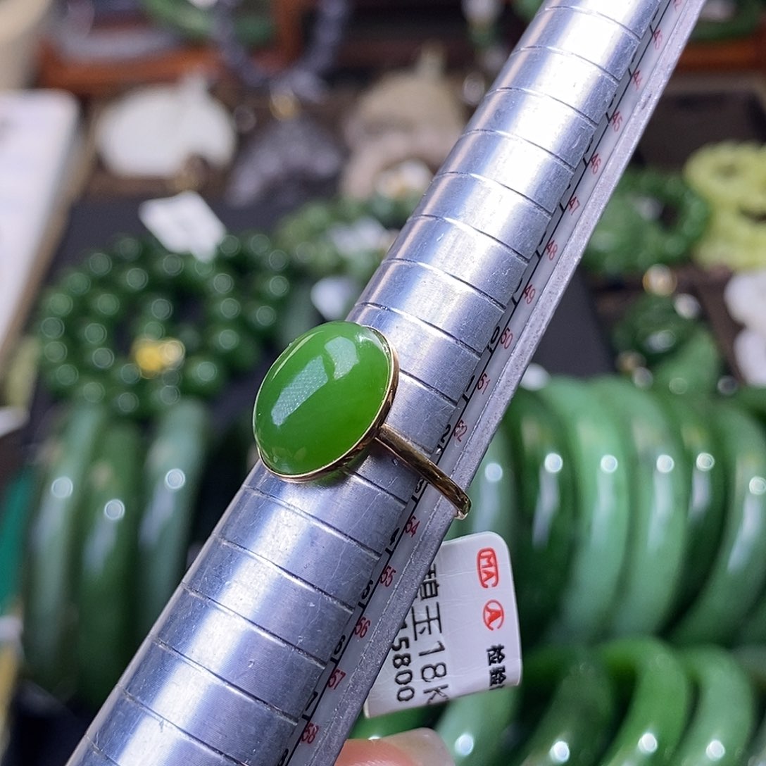 和田玉碧玉老矿果绿戒指金镶未镶嵌