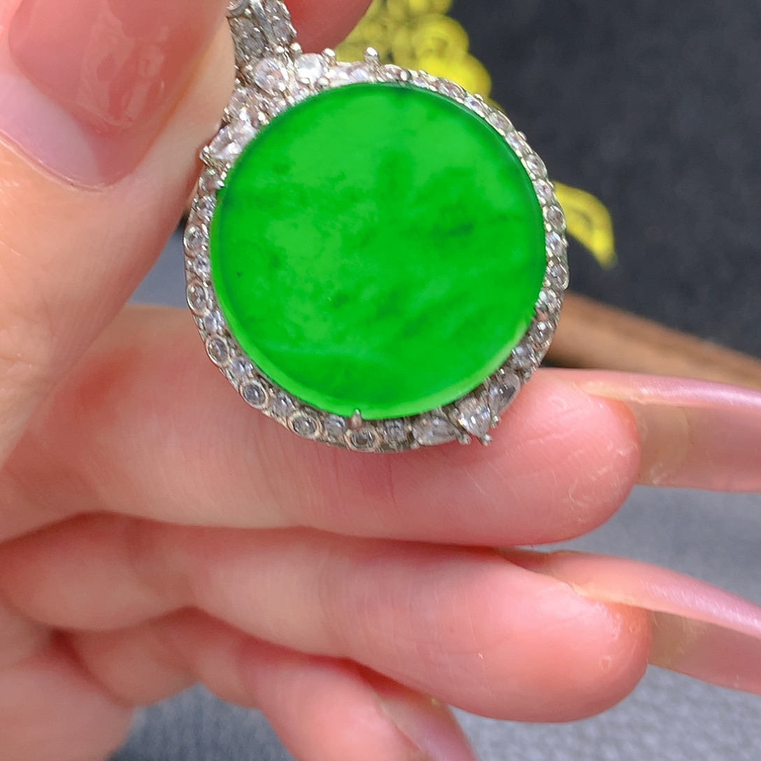 翡翠未镶嵌吊坠(不含链)