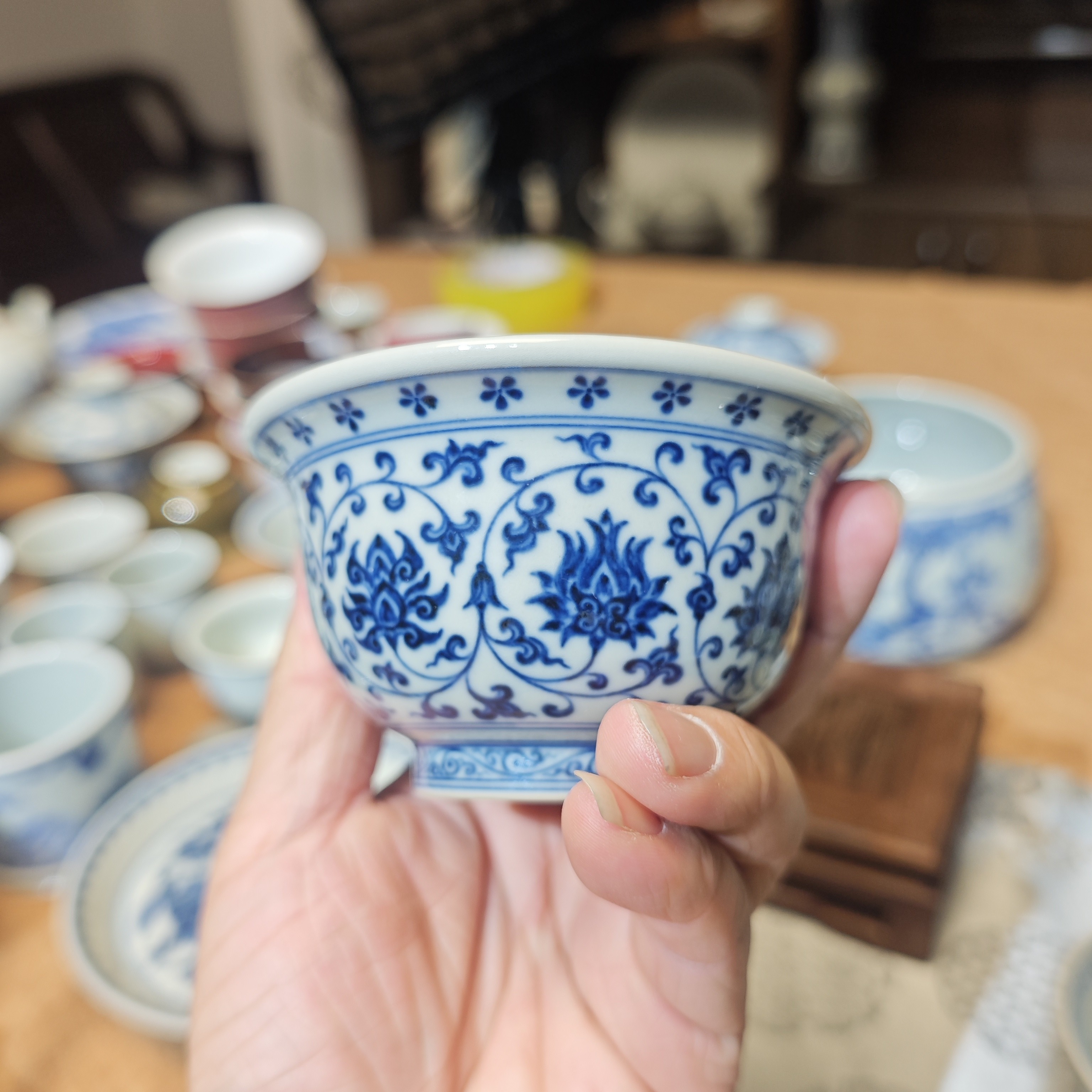 青花缠枝莲大压手杯120毫升品茗主人杯