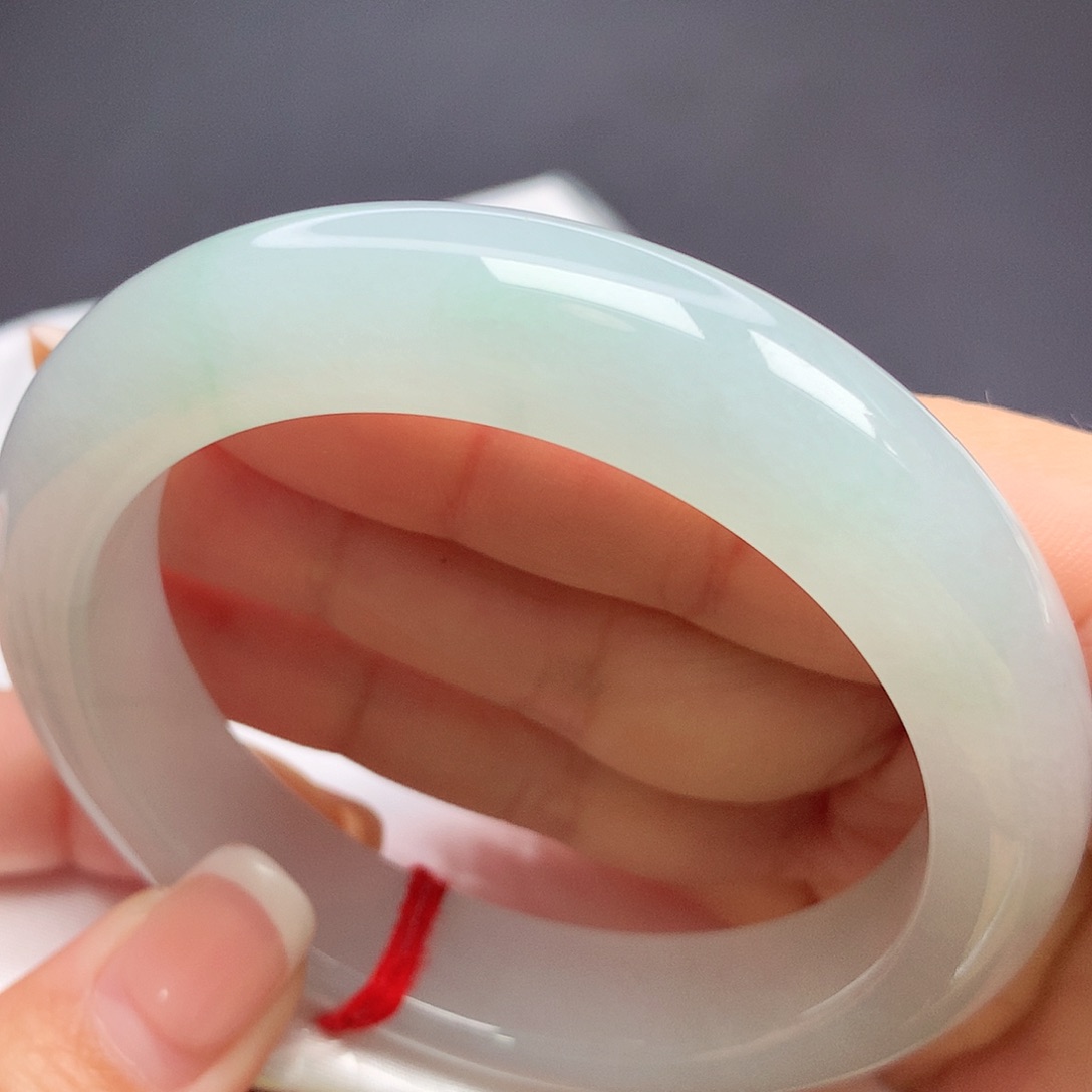 翡翠手镯未镶嵌l n n n n n n n