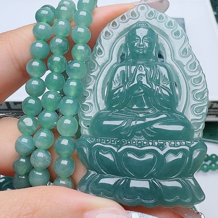 翡翠未镶嵌颈饰多样性发其一