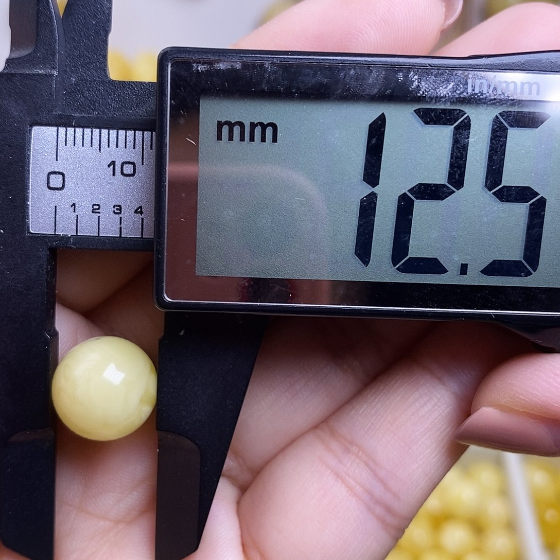 裸石琥珀未镶嵌北**生蜜蜡圆珠