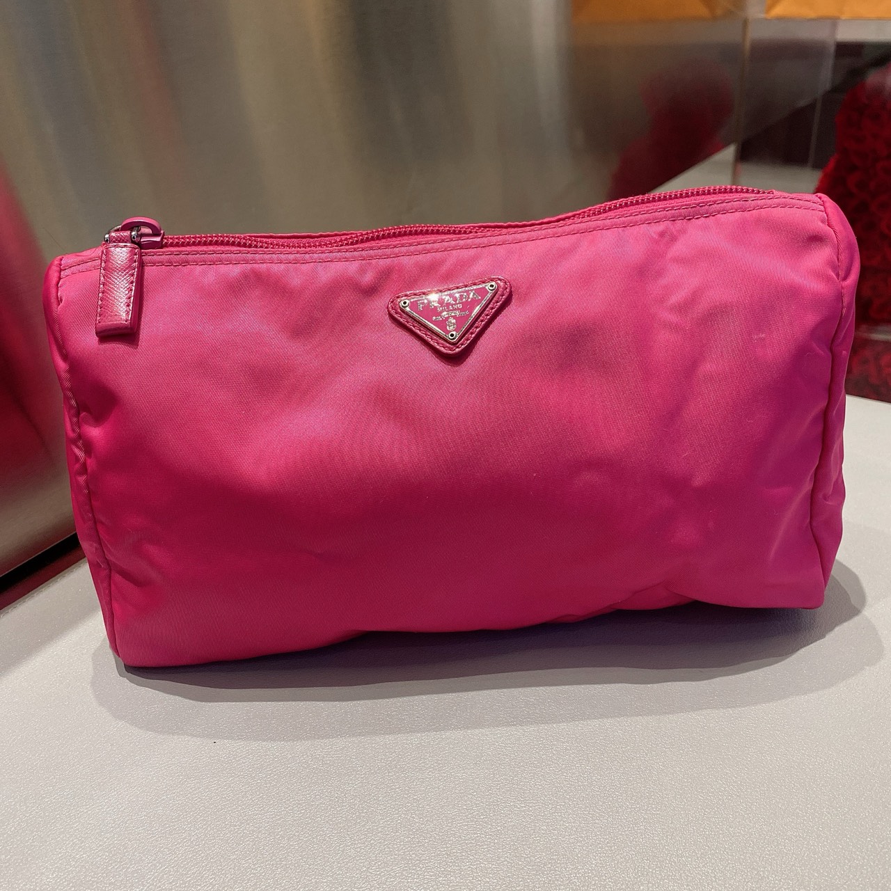 95新 Prada/普拉达 粉色尼龙三角标洗漱包手拿包尺寸24.5*12*9