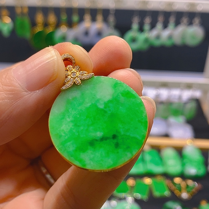 翡翠18K金镶嵌吊坠(赠链)吊坠