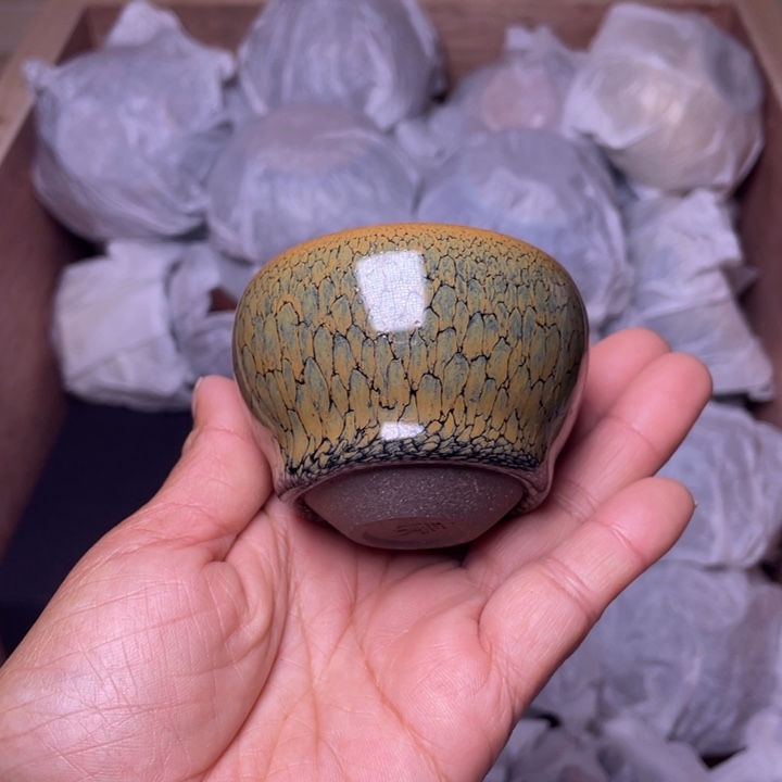 茶盏不用谢哈兄弟哈