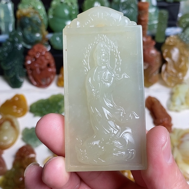 未镶嵌蛇纹石玉颈饰