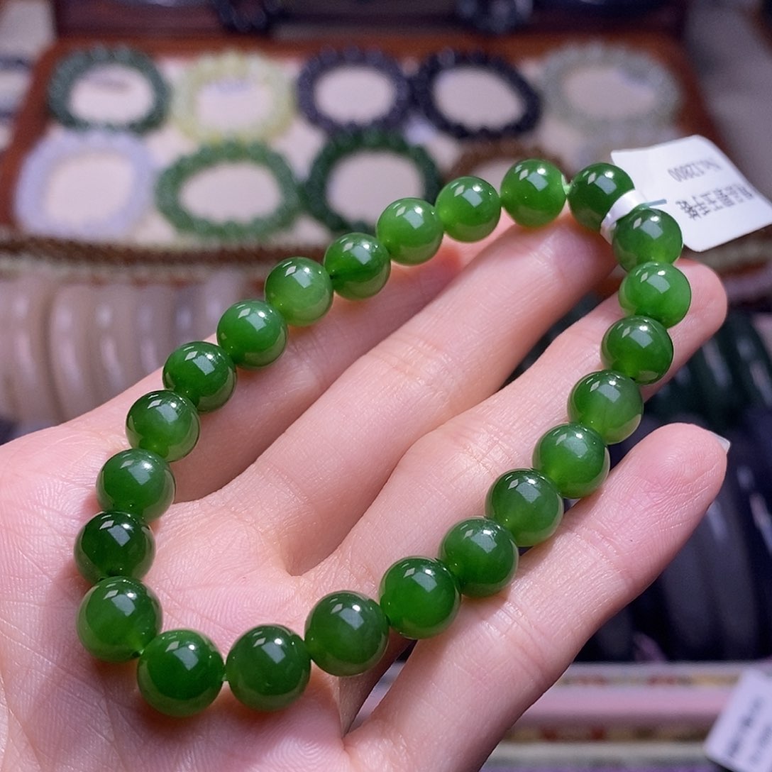 颈饰未镶嵌和田玉俄七碧玉阳绿手串8MM