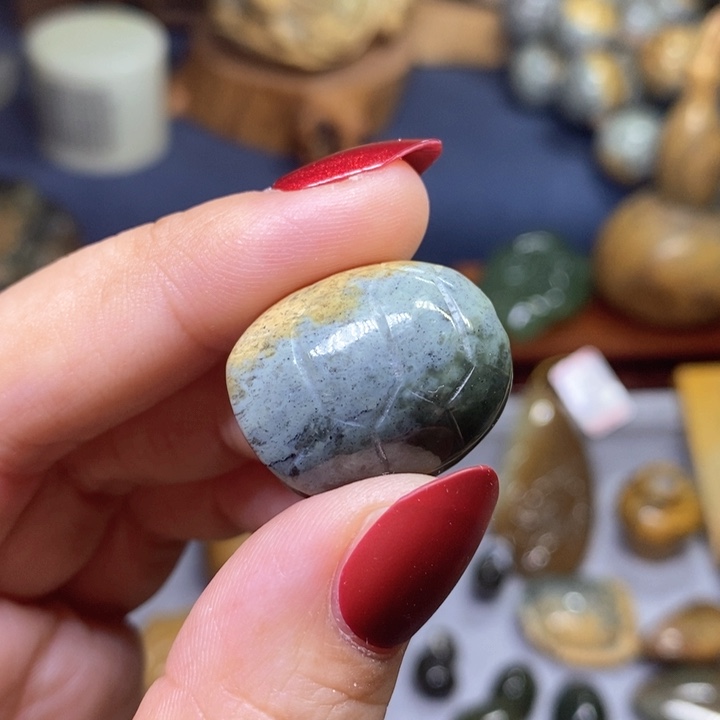 岫岩河磨玉（透闪石质玉）富甲未镶嵌